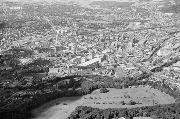 Framed Print : Aerial Pix, Huddersfield, West Yorkshire, England, 19th September 1986 Framed Print : Aerial Pix, Huddersfield, West Yorkshire, England, 19th September 1986