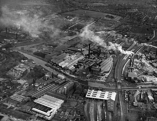 Aerial view of the British Oil & Cake Mill, on the banks of the River Hull, Stoneferry