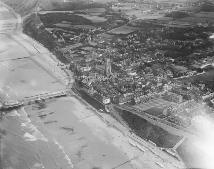 Framed Print : Aerial view of Cromer. Circa 1926 Framed Print : Aerial view of Cromer. Circa 1926