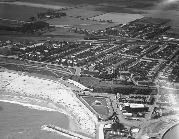 Framed Print : Aerial view of Gorleston on Sea. Circa 1926. Local Caption These are rough scans Framed Print : Aerial view of Gorleston on Sea. Circa 1926. Local Caption These are rough scans