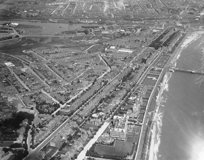 Framed Print : Aerial view of Lowestoft. Circa 1926 Local Caption These are rough scans