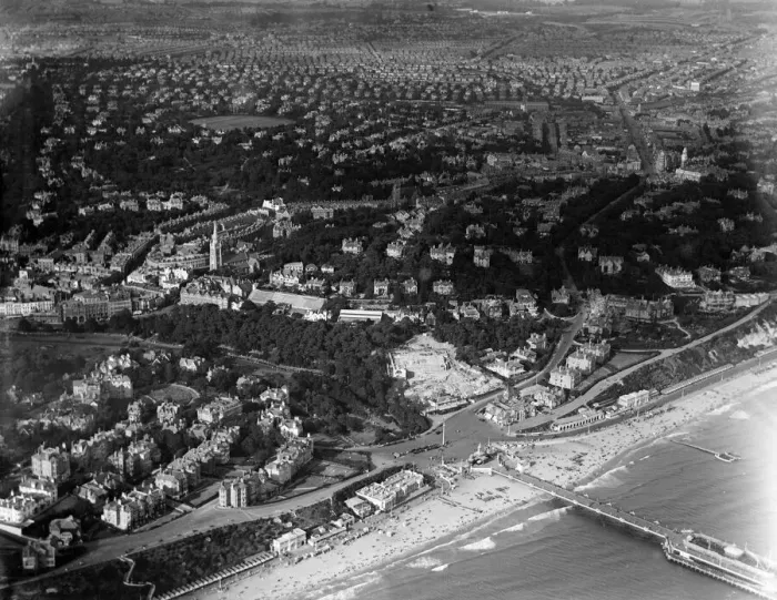 Framed Print : Aerial view of the sea front at Bournmouth. September 1926
