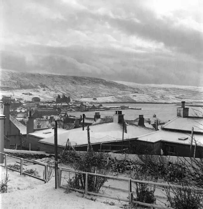 Framed Print : An aerial view showing the village of Scalloway, Shetland Framed Print : An aerial view showing the village of Scalloway, Shetland
