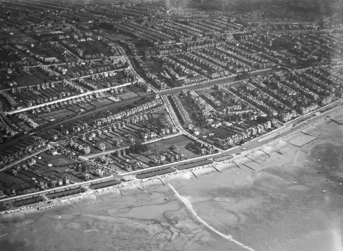 Framed Print : Aerial view of Westcliff-on-Sea. Circa 1926 Framed Print : Aerial view of Westcliff-on-Sea. Circa 1926