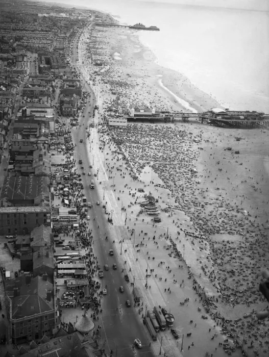 Framed Print : Aerial views of Blackpool, Lancashire. 21st August 1949 Framed Print : Aerial views of Blackpool, Lancashire. 21st August 1949