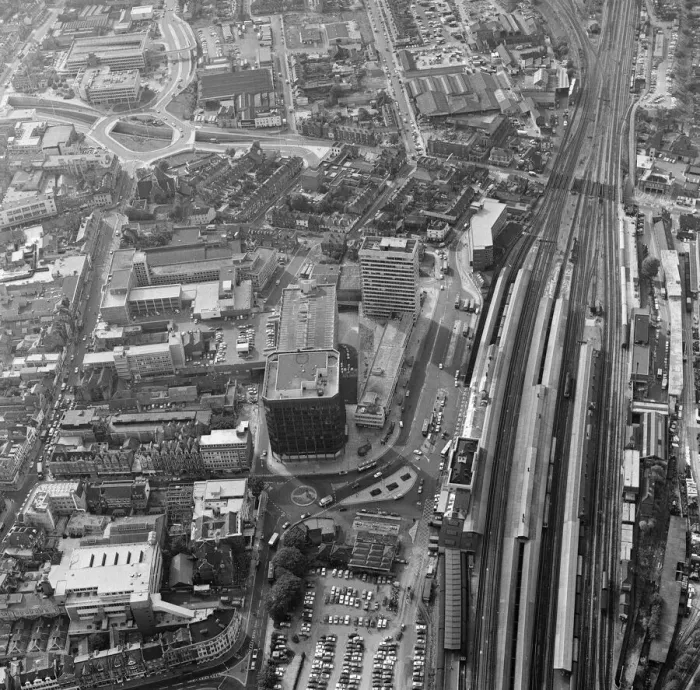 Framed Print : Aerial views of Reading, Berkshire. 26th October 1976 Framed Print : Aerial views of Reading, Berkshire. 26th October 1976