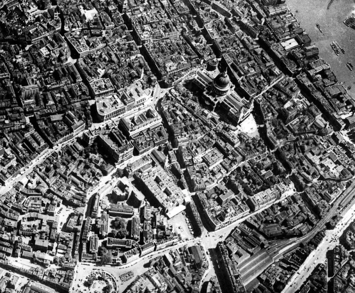 Framed Print : Aeriel view of St Paul Cathedral London after air raid damage during WW2