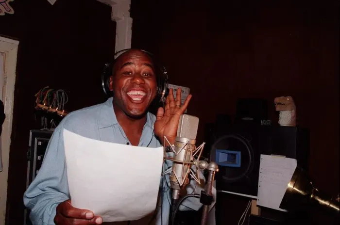 Framed Print : Ainsley Harriott TV Cook August 98 Records new theme for new tv show Framed Print : Ainsley Harriott TV Cook August 98 Records new theme for new tv show