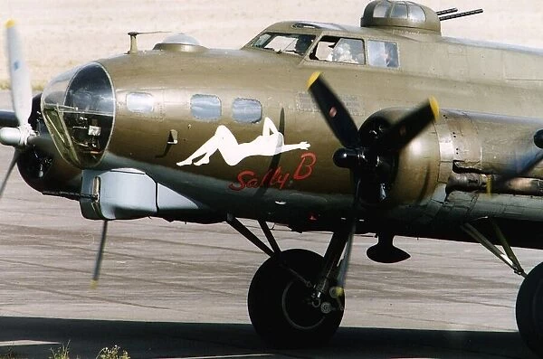 Air Aircraft Boeing B17 Flying Fortress Sally B WW2 bomber USAF circa 1990