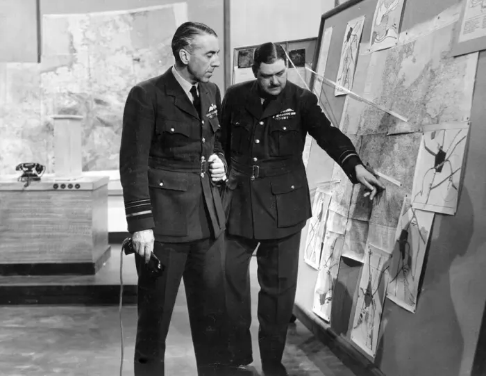 Framed Print : Air Marshal Sir Richard Peirse, Commander in Chief of RAF Bomber Command discussing a Framed Print : Air Marshal Sir Richard Peirse, Commander in Chief of RAF Bomber Command discussing a