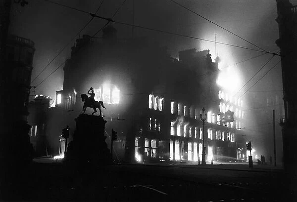 Air raid near Prince Albert Statue Holborn Circus London. WW2 1941
