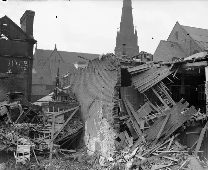 Framed Print : Air raids on Birmingham on the nights of 9th and 10th April 1941