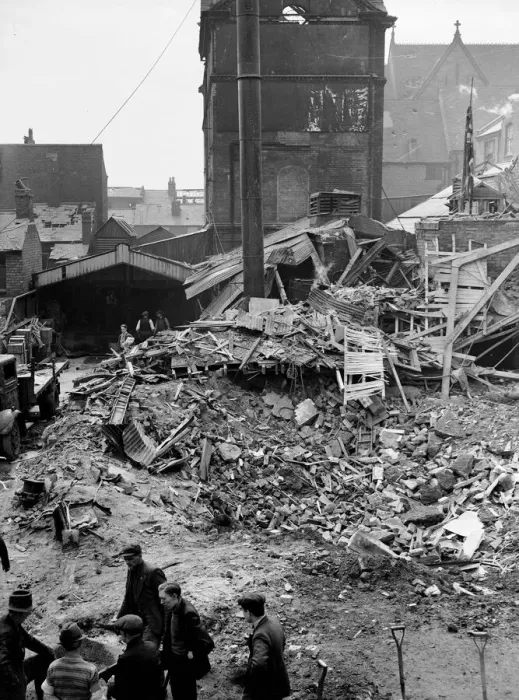 Framed Print : Air raids on Birmingham on the nights of 9th and 10th April 1941