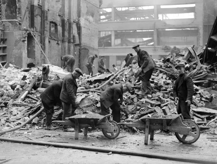 Framed Print : Air raids on Birmingham on the nights of 9th and 10th April 1941 Framed Print : Air raids on Birmingham on the nights of 9th and 10th April 1941