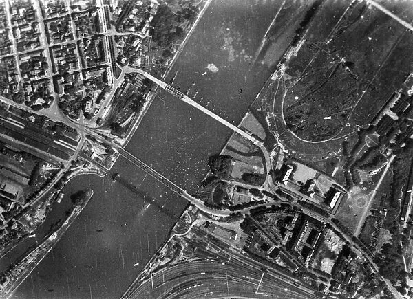 Air reconnaissance photographs of the bridges serving Epinal and Karlsruhe