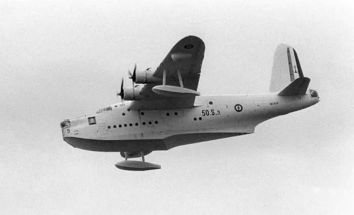 Framed Print : Aircraft Shorts Sunderland Flying Boat April 1961 on its last flight