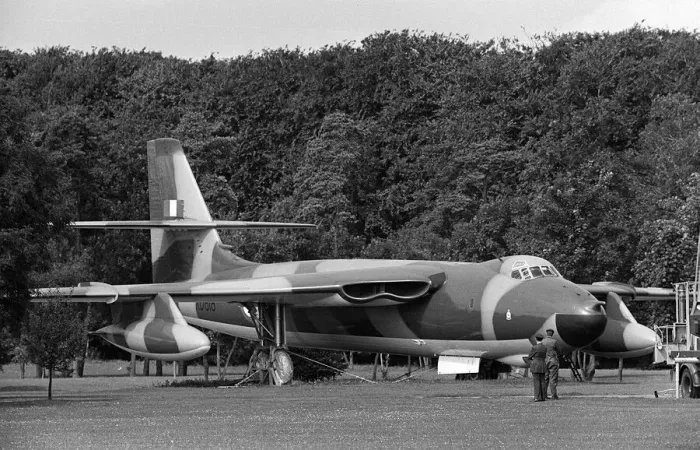 Framed Print : Aircraft Vickers Valliant B1 August 1965 Vicker Valliant B1 former V force