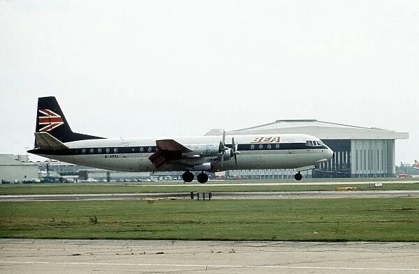 Aircraft Vickers Vanguard lands at Heathrow Airport October 1971