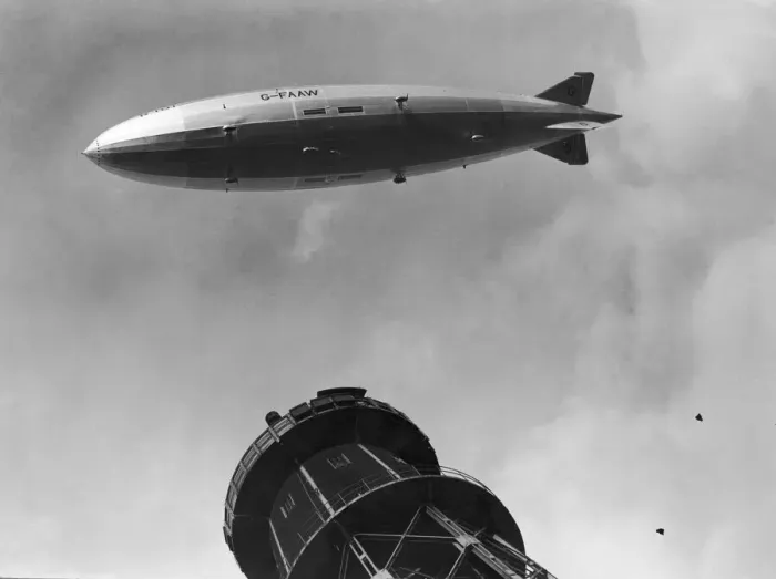 Framed Print : The Airship R101 seen here over flying the mooring tower at Cardington during its flight Framed Print : The Airship R101 seen here over flying the mooring tower at Cardington during its flight