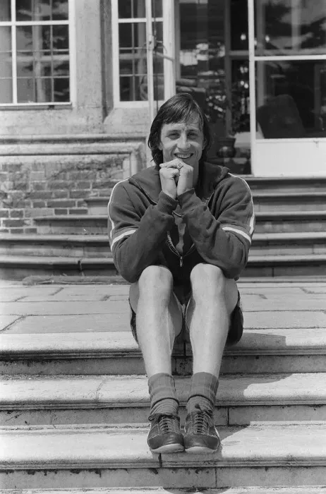 Framed Print : Ajax Amsterdam and Holland footballer Johan Cruyff takes a break from training as Ajax Framed Print : Ajax Amsterdam and Holland footballer Johan Cruyff takes a break from training as Ajax