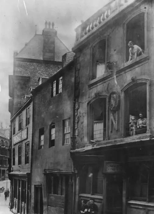 Framed Print : Akenside Hill, Newcastle. Picture shows a lodging house where single beds cost 1 1 / 2d Framed Print : Akenside Hill, Newcastle. Picture shows a lodging house where single beds cost 1 1 / 2d