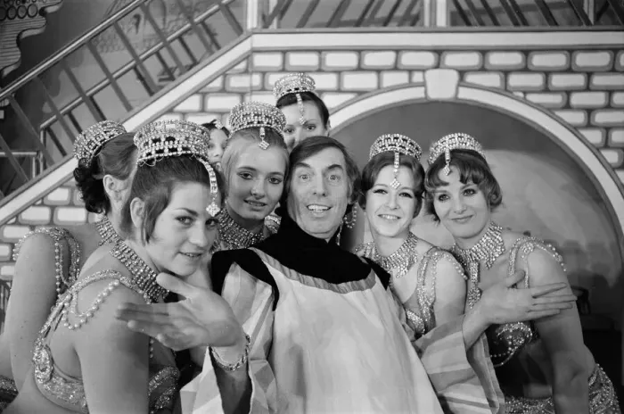 Framed Print : Aladdin, Pantomime, Photo-call, Birmingham Hippodrome, 20th December 1974. Larry Grayson Framed Print : Aladdin, Pantomime, Photo-call, Birmingham Hippodrome, 20th December 1974. Larry Grayson
