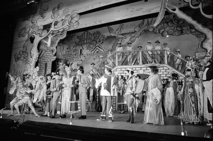 Framed Print : Aladdin, Pantomime, Photo-call, Birmingham Hippodrome, 20th December 1974 Framed Print : Aladdin, Pantomime, Photo-call, Birmingham Hippodrome, 20th December 1974