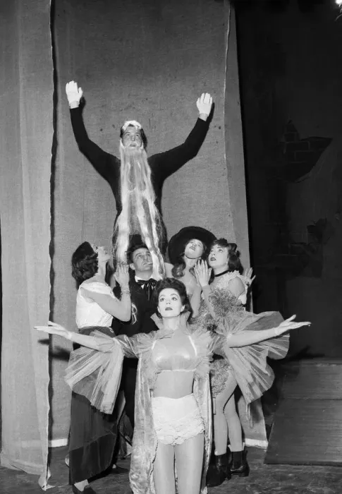 Framed Print : Alan Badel Performing in a dress rehearsal of the play Ulysses In Nighttown a the Arts Framed Print : Alan Badel Performing in a dress rehearsal of the play Ulysses In Nighttown a the Arts
