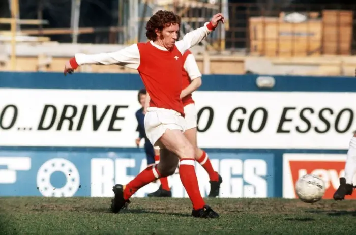 Framed Print : Alan Ball of Arsenal in action March 1972 Framed Print : Alan Ball of Arsenal in action March 1972