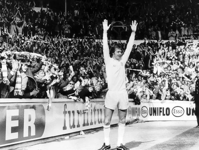 Framed Print : Alan Clarke celebrates scoring the winning goal August 1974 for Leeds United v Framed Print : Alan Clarke celebrates scoring the winning goal August 1974 for Leeds United v