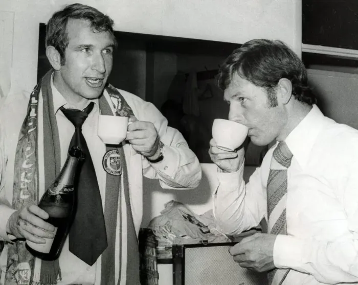 Framed Print : Alan Dicks, Bristol City manager (left) and Gordon Milne