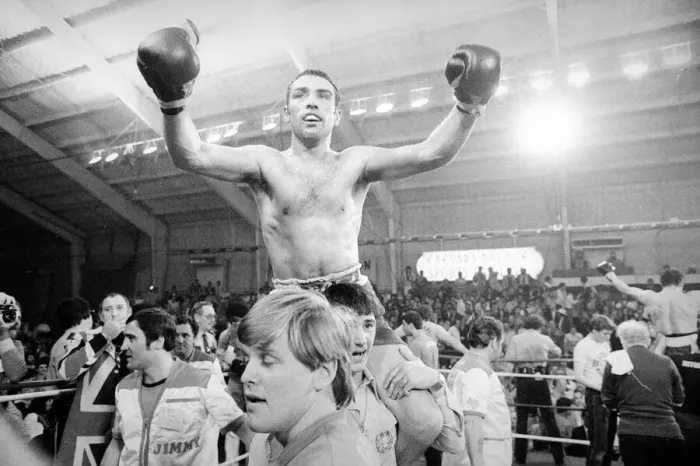 Framed Print : Alan Minter arms raised in celebration after beating Vito Antuofermo at Caesars Palace Framed Print : Alan Minter arms raised in celebration after beating Vito Antuofermo at Caesars Palace