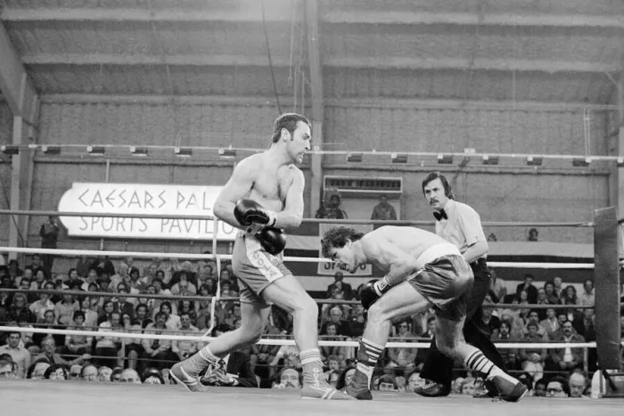 Framed Print : Alan Minter seen here in during his bout against Vito Antuofermo at Caesars Palace Framed Print : Alan Minter seen here in during his bout against Vito Antuofermo at Caesars Palace
