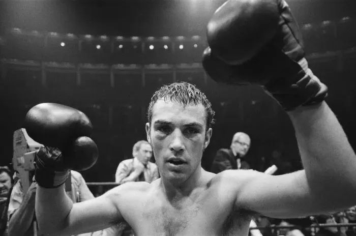 Framed Print : Alan Minter vs Kevin Finnegan, British middleweight title fight at The Royal Albert Hall Framed Print : Alan Minter vs Kevin Finnegan, British middleweight title fight at The Royal Albert Hall