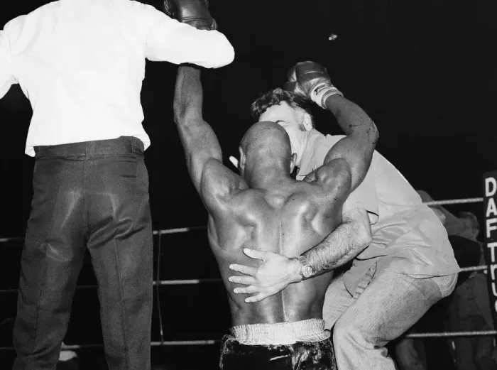 Framed Print : Alan Minter vs. Marvin Hagler, WBA and WBC world middleweight title fight, Wembley Arena Framed Print : Alan Minter vs. Marvin Hagler, WBA and WBC world middleweight title fight, Wembley Arena