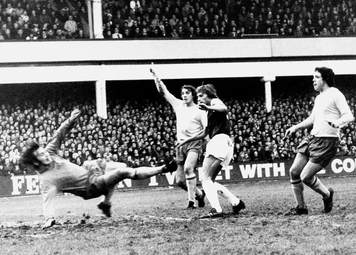 Framed Print : Alan Taylor of West Ham, 1975 Jimmy Rimmer goalkeeper Sammy Nelson appealling Framed Print : Alan Taylor of West Ham, 1975 Jimmy Rimmer goalkeeper Sammy Nelson appealling