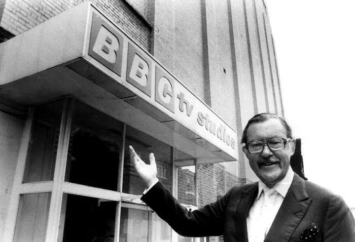 Framed Print : Alan Wicker TV presenter - August 1982 outside the BBC TV Studios A©Mirrorpix Framed Print : Alan Wicker TV presenter - August 1982 outside the BBC TV Studios A©Mirrorpix