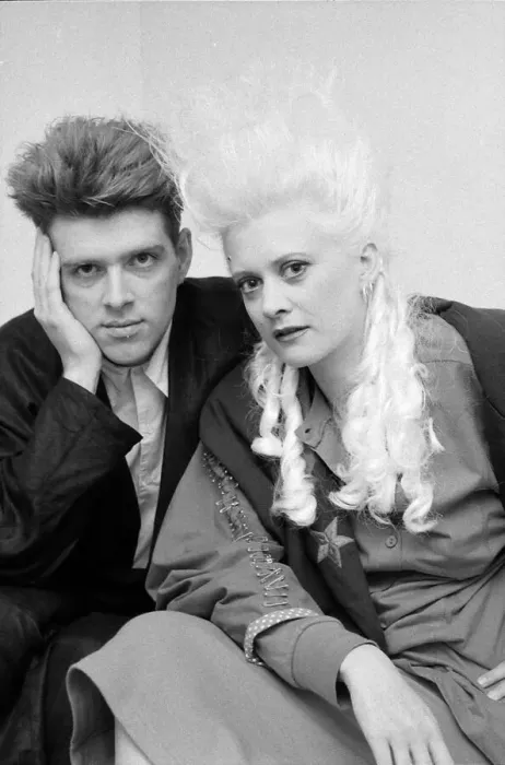 Framed Print : Alannah Currie and Tom Bailey who form pop duo The Thompson Twins. September 1986 Framed Print : Alannah Currie and Tom Bailey who form pop duo The Thompson Twins. September 1986