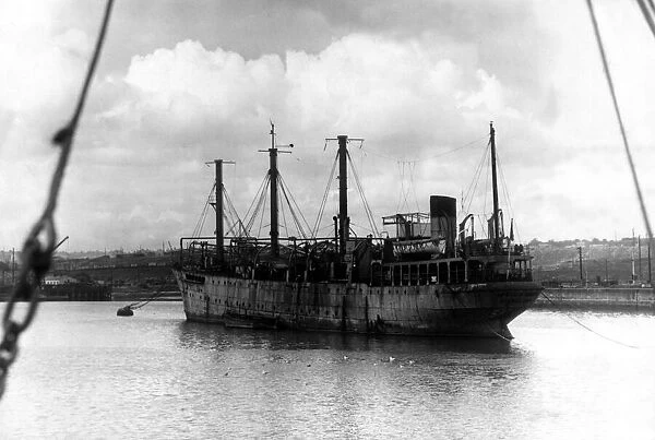 The Albert Edward Dock, North Shields. The African Queen leaves for the dry dock