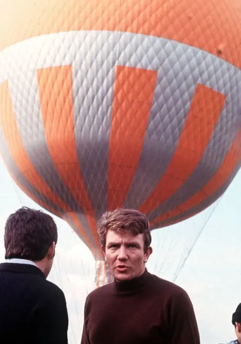 Framed Print : Albert Finney directing ballon scene Charlie Bubbles October 1966 Framed Print : Albert Finney directing ballon scene Charlie Bubbles October 1966