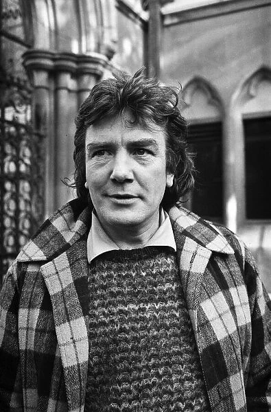 Albert Finney outside law courts after a divorce hearing. 16th November 1978