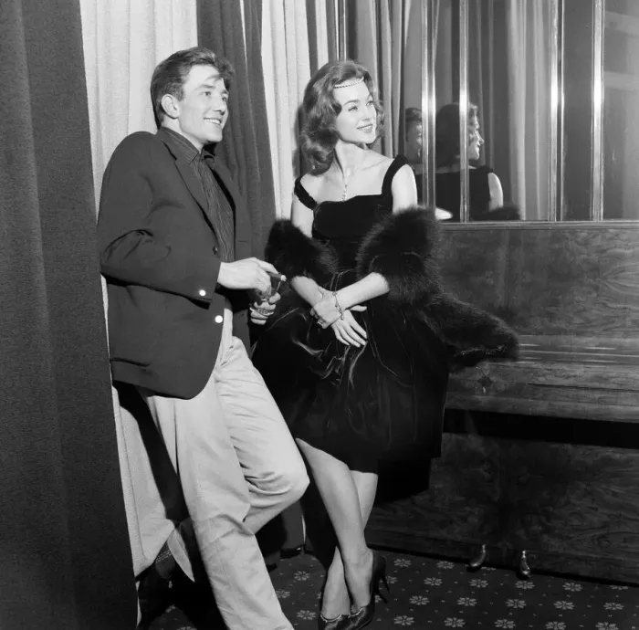 Framed Print : Albert Finney and Shirley Anne Field at the premiere of their new film Framed Print : Albert Finney and Shirley Anne Field at the premiere of their new film