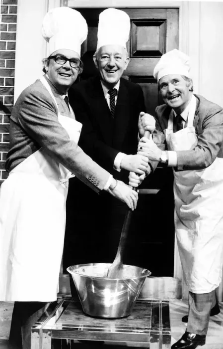 Framed Print : Alec Guinness actor appears with Morecambe and Wise in their Christmas TV Show Framed Print : Alec Guinness actor appears with Morecambe and Wise in their Christmas TV Show