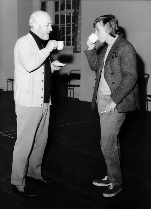 Framed Print : Alec Guinness actor (L) with Tommy Steele entertainer 1968