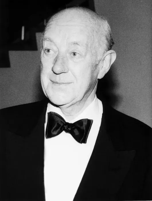 Framed Print : Alec Guinness British actor, March 1981 Framed Print : Alec Guinness British actor, March 1981