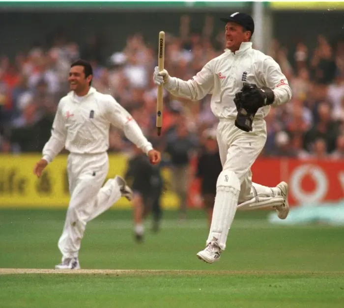Framed Print : Alec Stewart holding stump at Headingley August 1998 after England had beaten