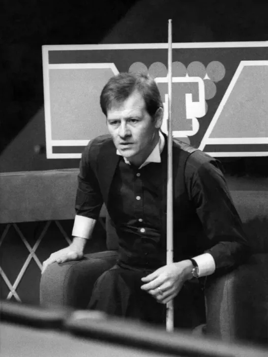 Framed Print : Alex Higgins. November 1987 P005938 Framed Print : Alex Higgins. November 1987 P005938