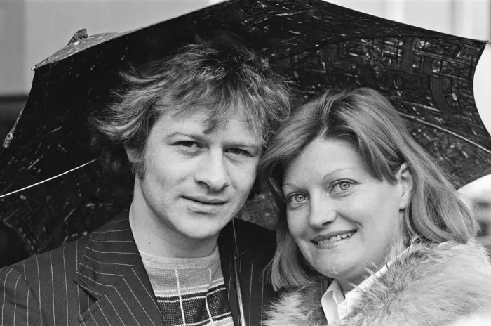 Framed Print : Alex Higgins. Snooker player. Alex is pictured here in December 1975 with an Framed Print : Alex Higgins. Snooker player. Alex is pictured here in December 1975 with an