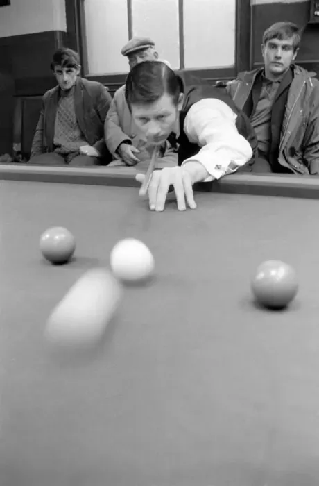 Framed Print : Alex Higgins at the table in a local club. November 1969 Z10851-002