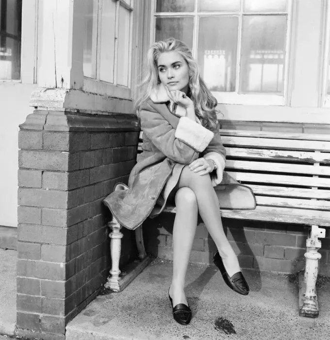 Framed Print : Alexandra Bastedo, 18 years old actress from Hove, Sussex, Friday 18th December 1964 Framed Print : Alexandra Bastedo, 18 years old actress from Hove, Sussex, Friday 18th December 1964